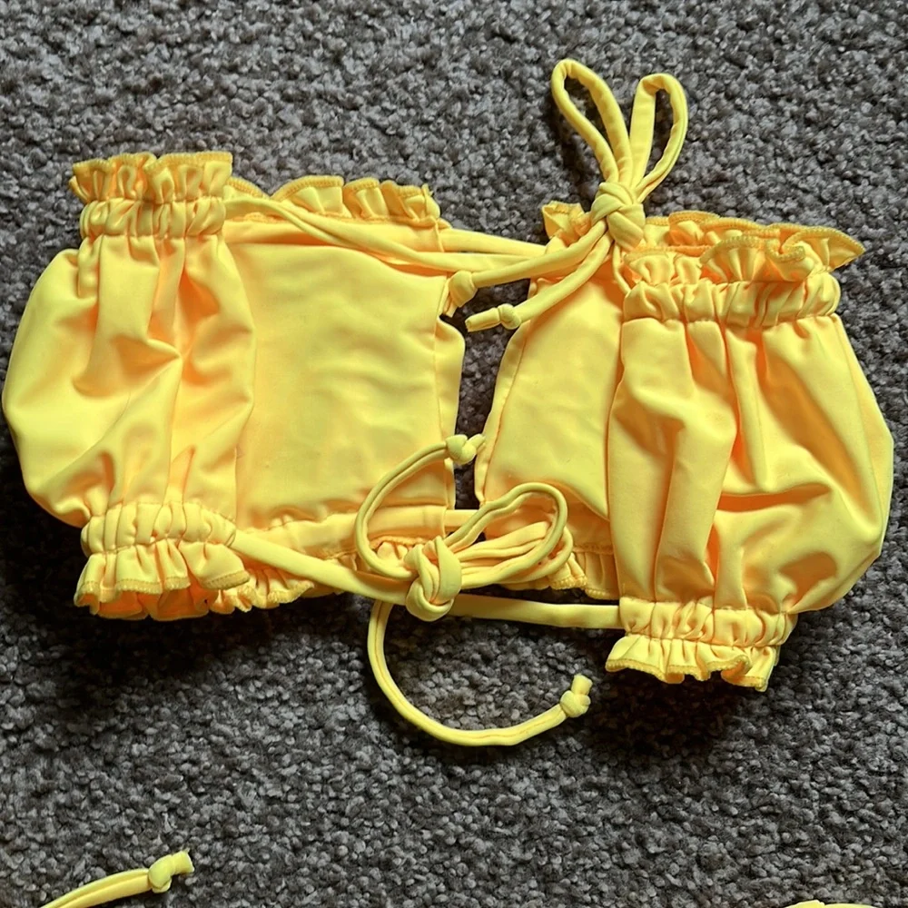 Yellow bikini set - Picture 3 of 5